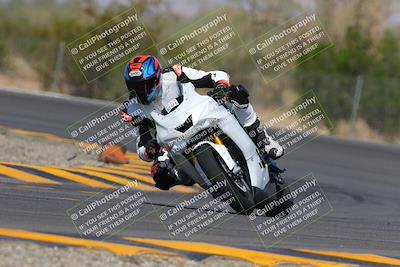 media/Oct-03-2022-Moto Forza (Mon) [[5f077a3730]]/Intermediate Group/Session 3 (Turn 3)/